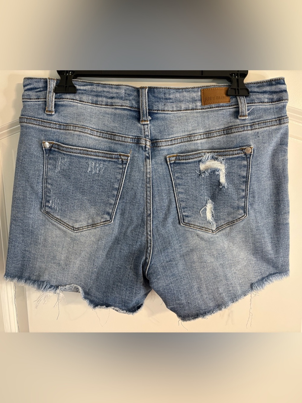 Judy Blue Shorts with lemon accent - Picture 4 of 7